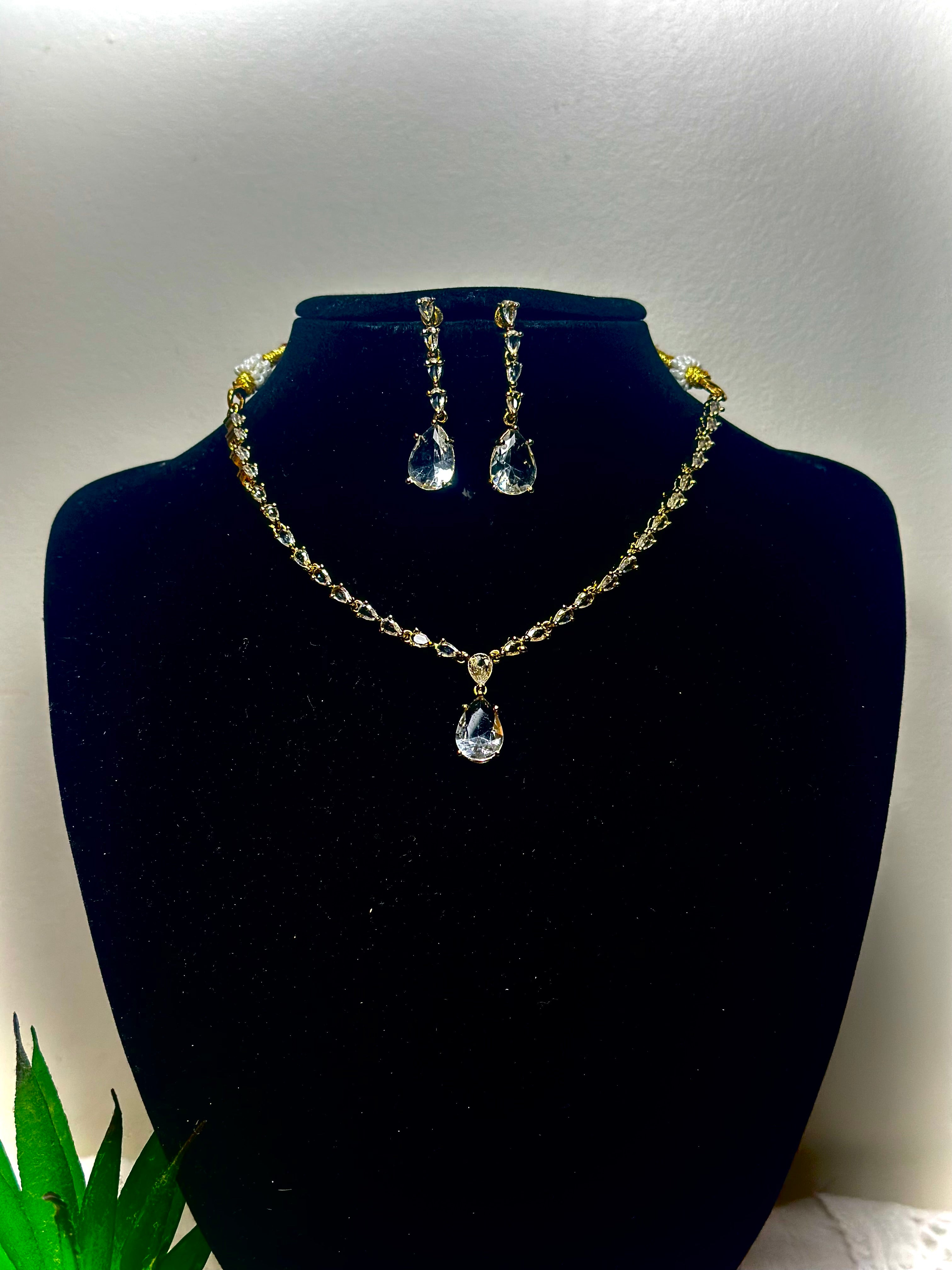 Dewdrop Radiance Solitaire Pendant Necklace Set