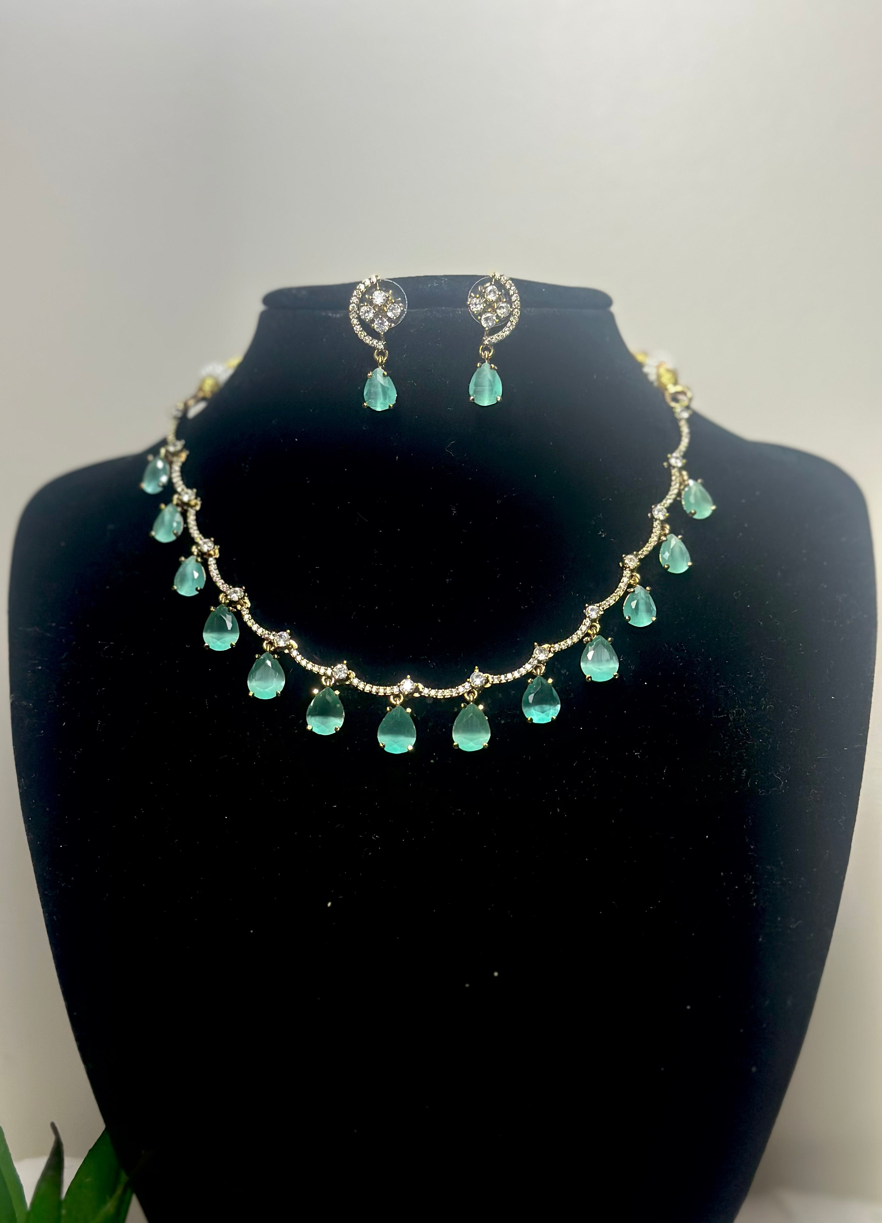Regal Sapphire Silhouette Halo Necklace Set