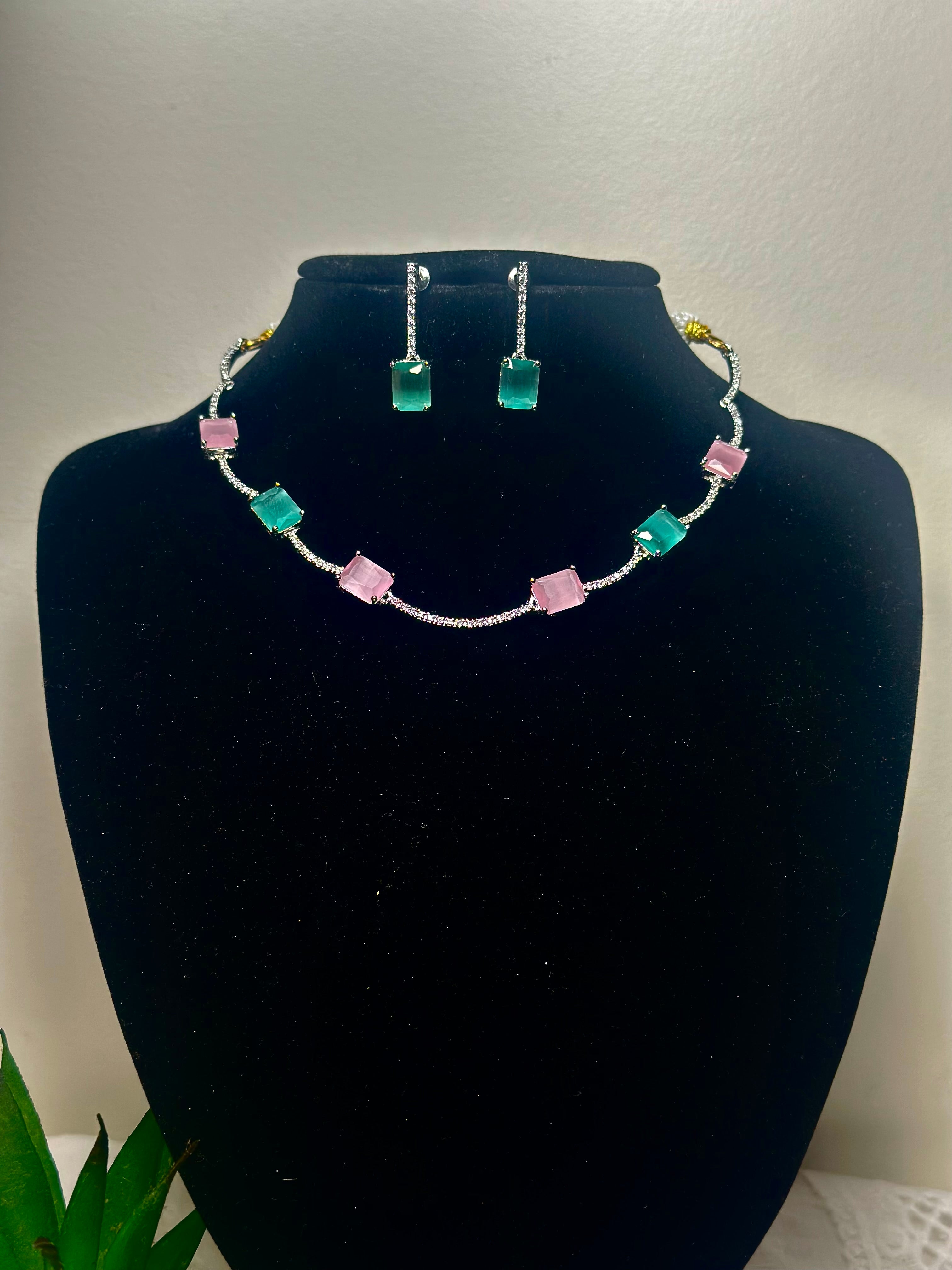 Regal Mint Silhouette Halo Necklace Set