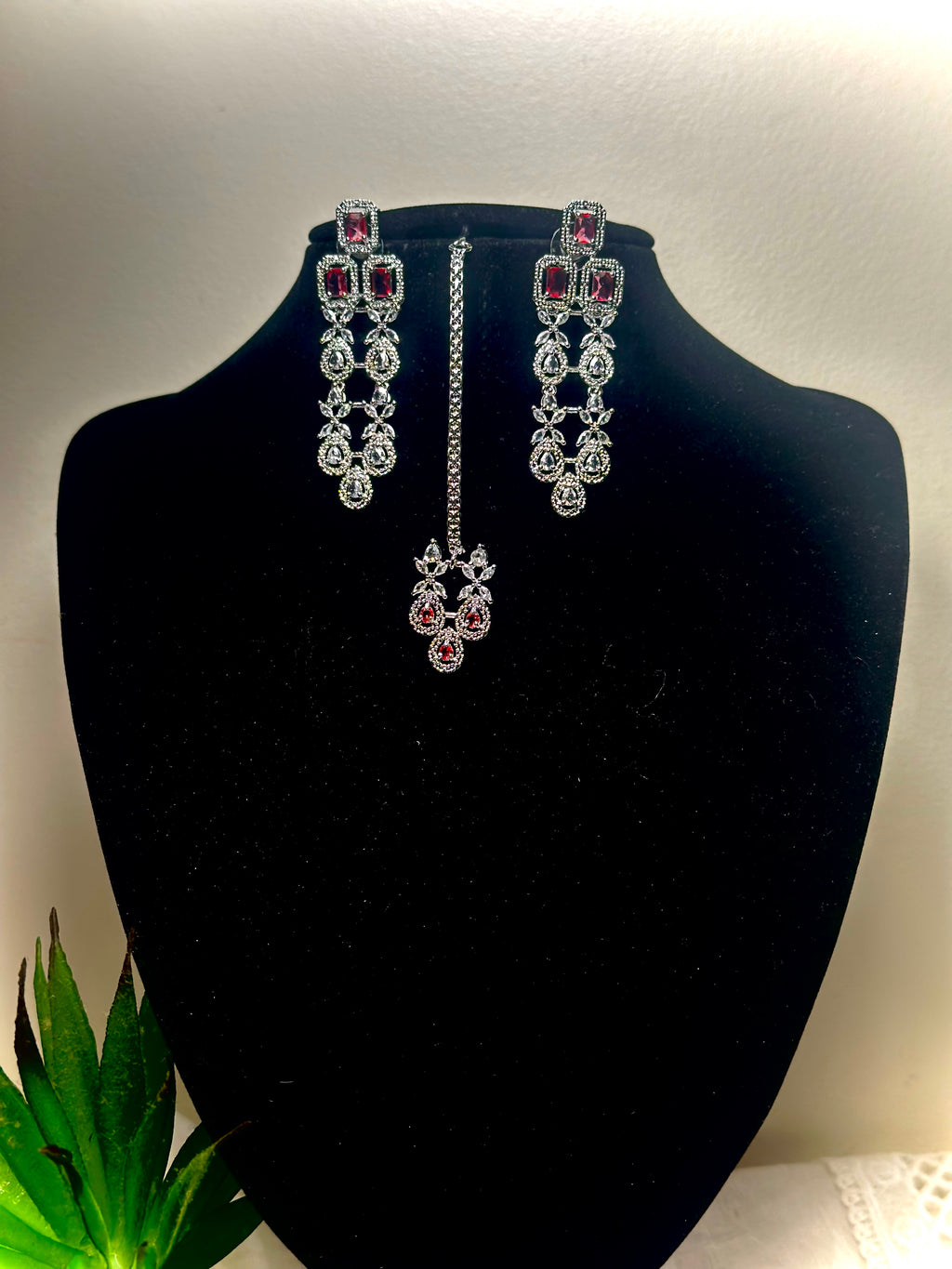 Meera Pearl and Emerald Choker Set