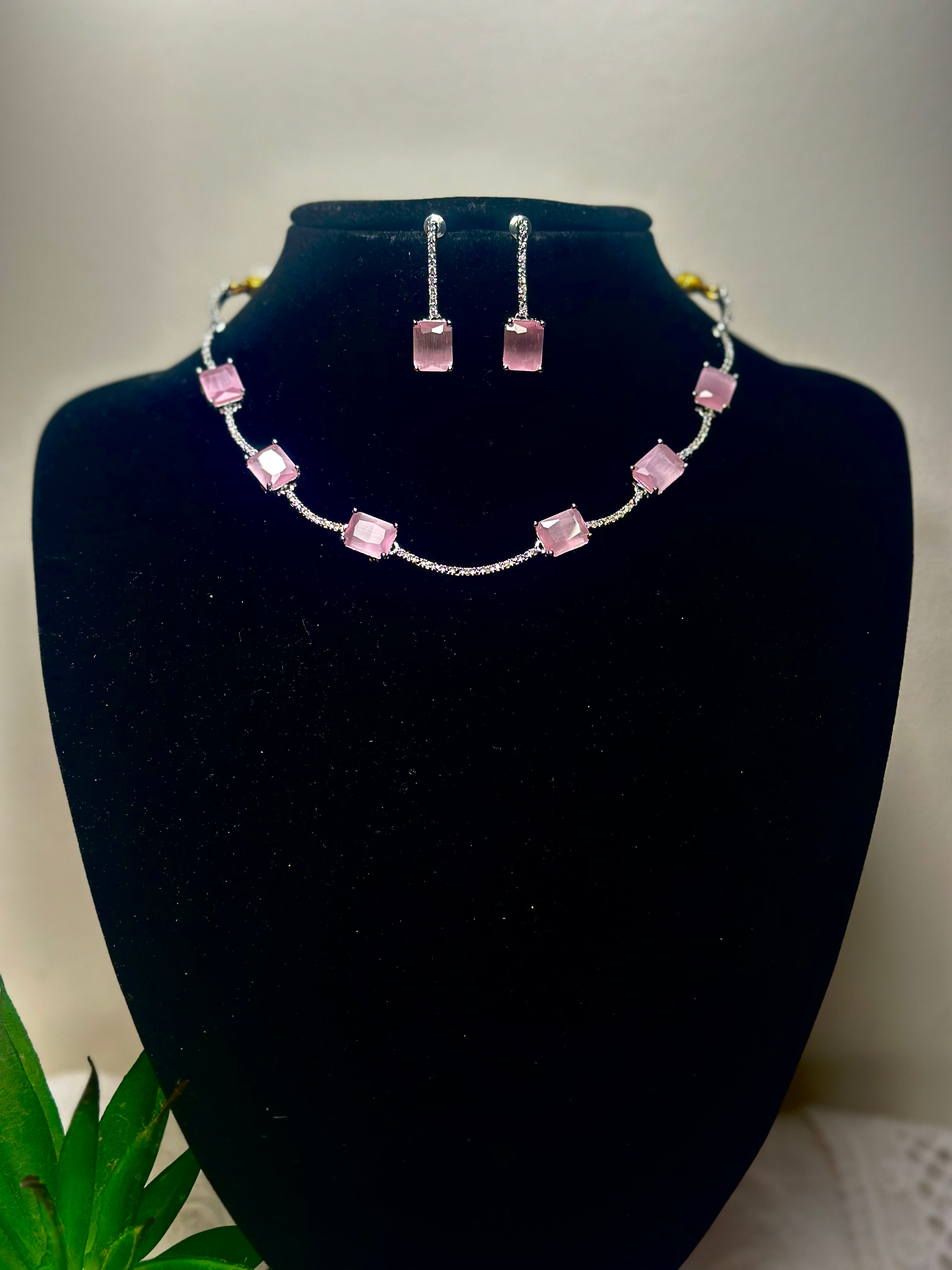 Regal Pale Mint Silhouette Necklace Set