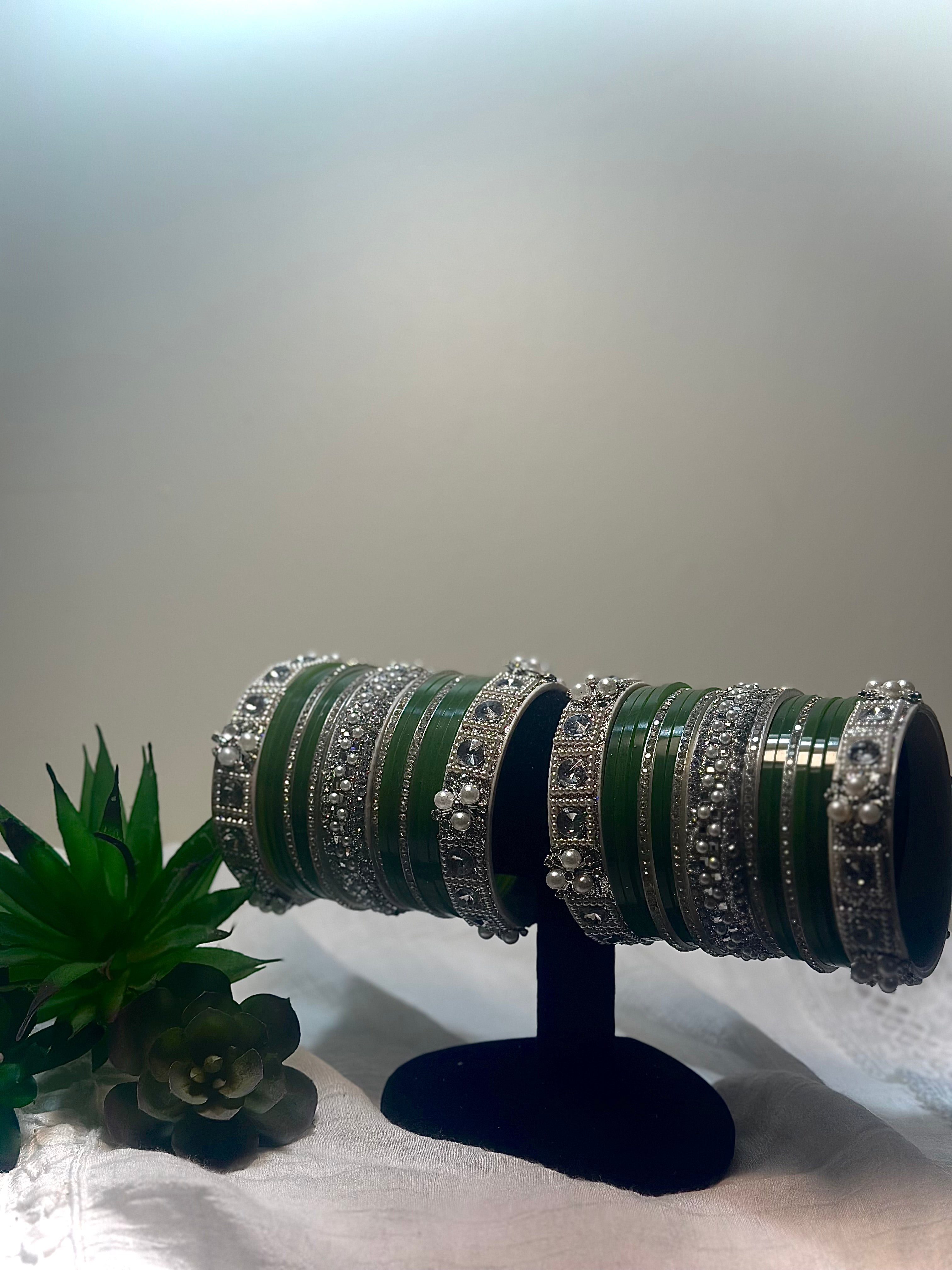 The Reya Emerald and Silver Pearl Chura
