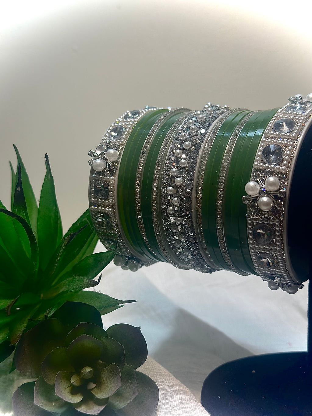 The Reya Emerald and Silver Pearl Chura