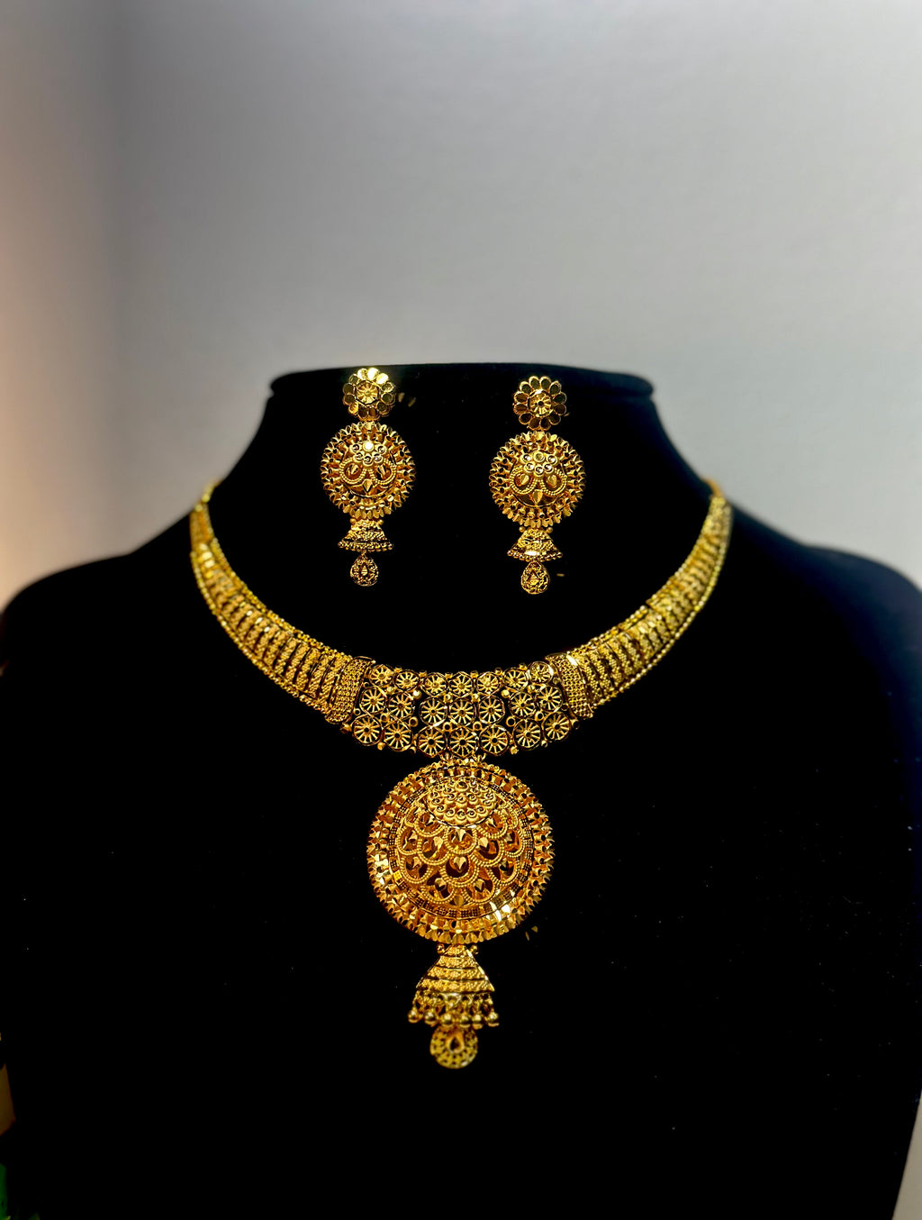 Maharaja Heritage Filigree Necklace and Earring Set