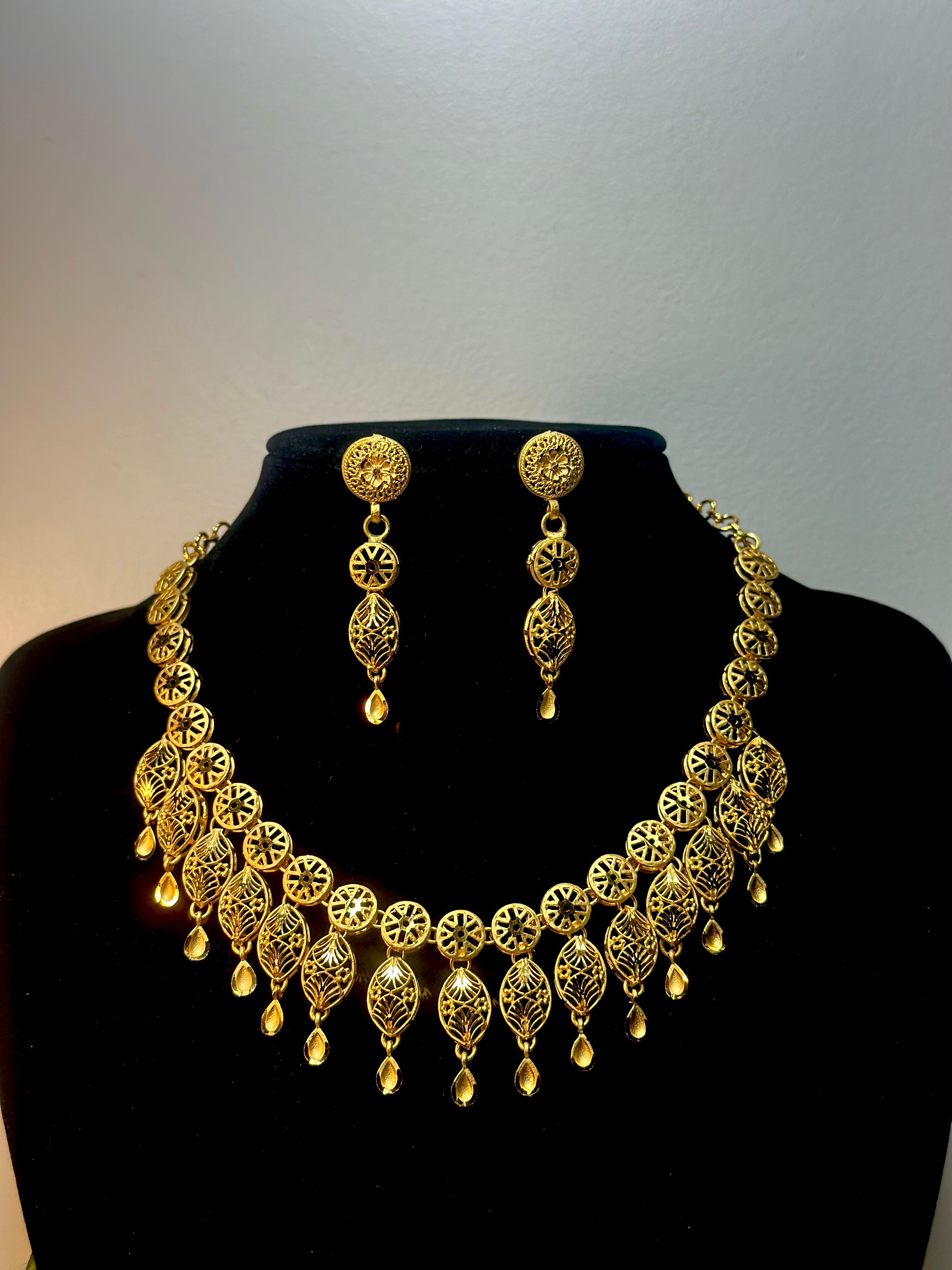 Royal Lattice Filigree Droplet Necklace Set