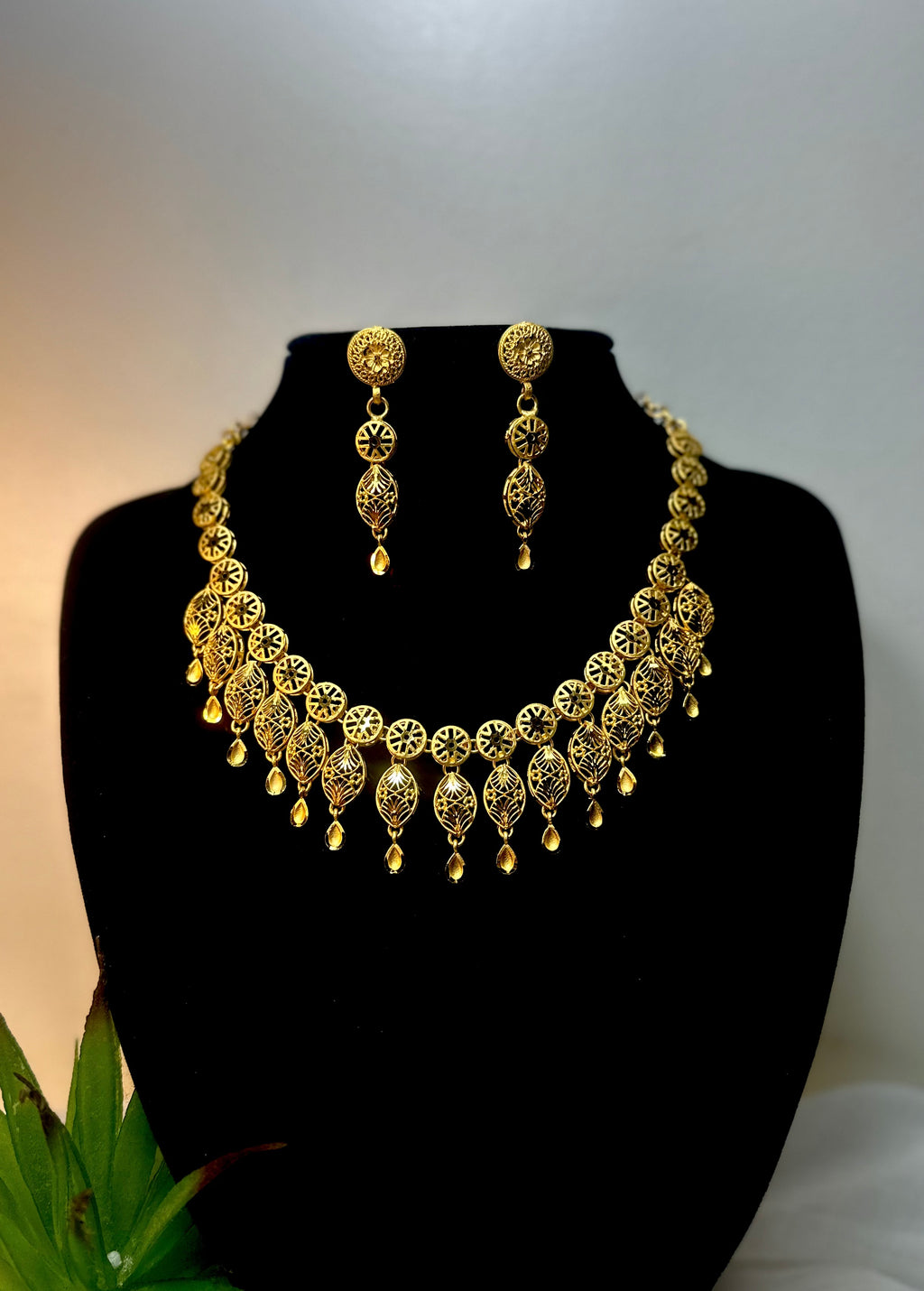 Royal Lattice Filigree Droplet Necklace Set