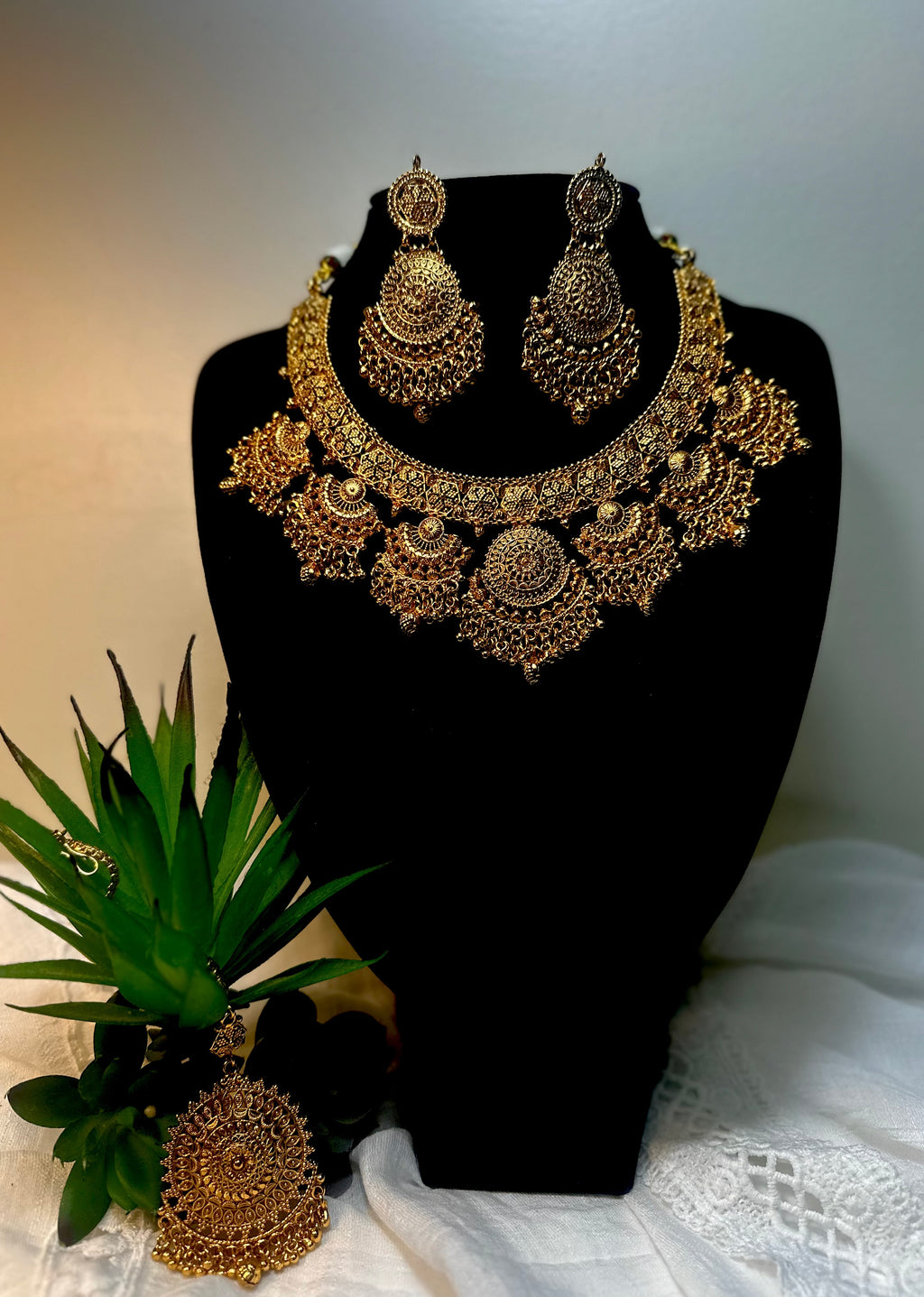 Shahi Kundan-Style Antique Jhumka Bridal Set