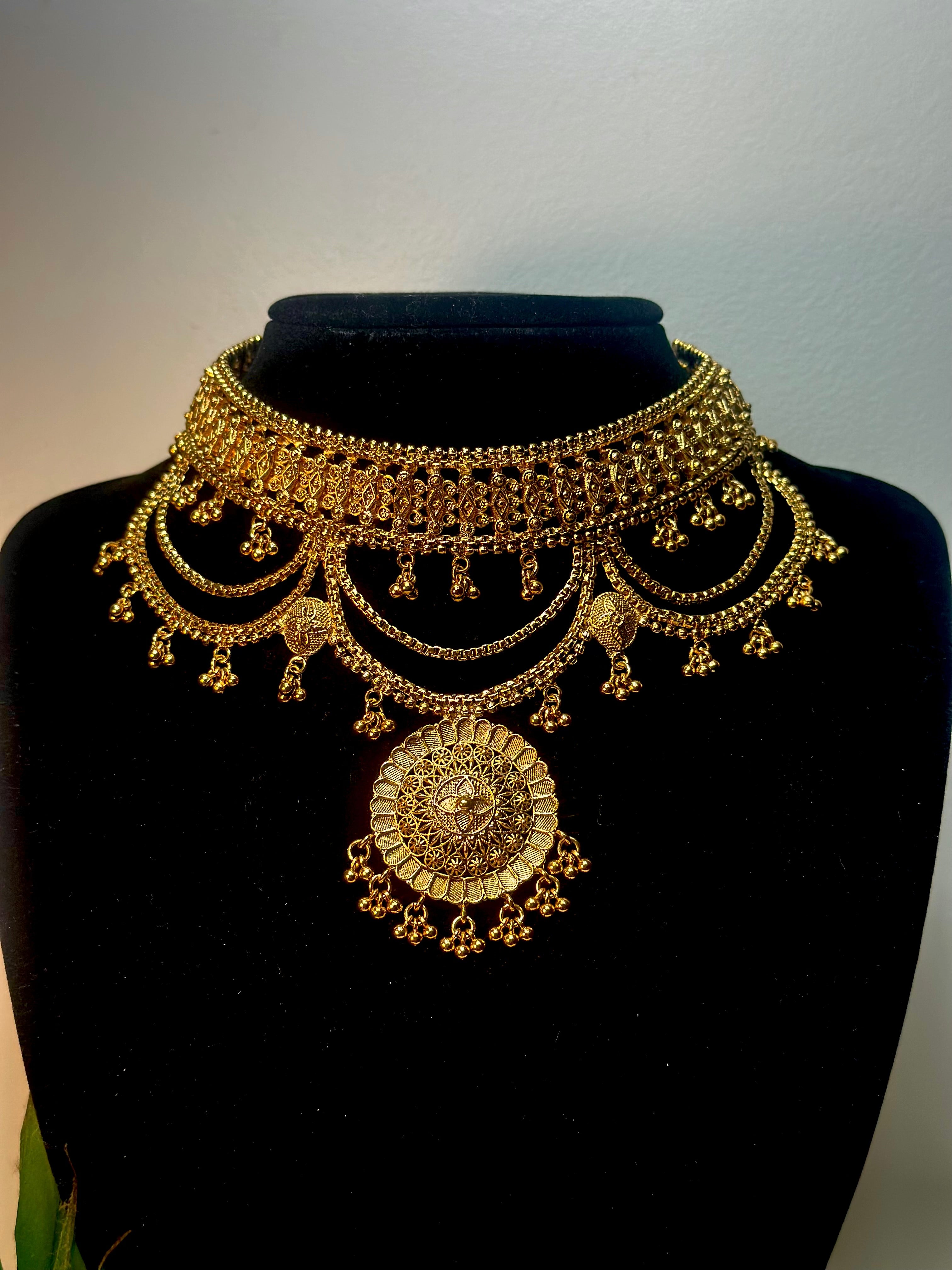 Rajkumari Scalloped Filigree Bridal Choker Set