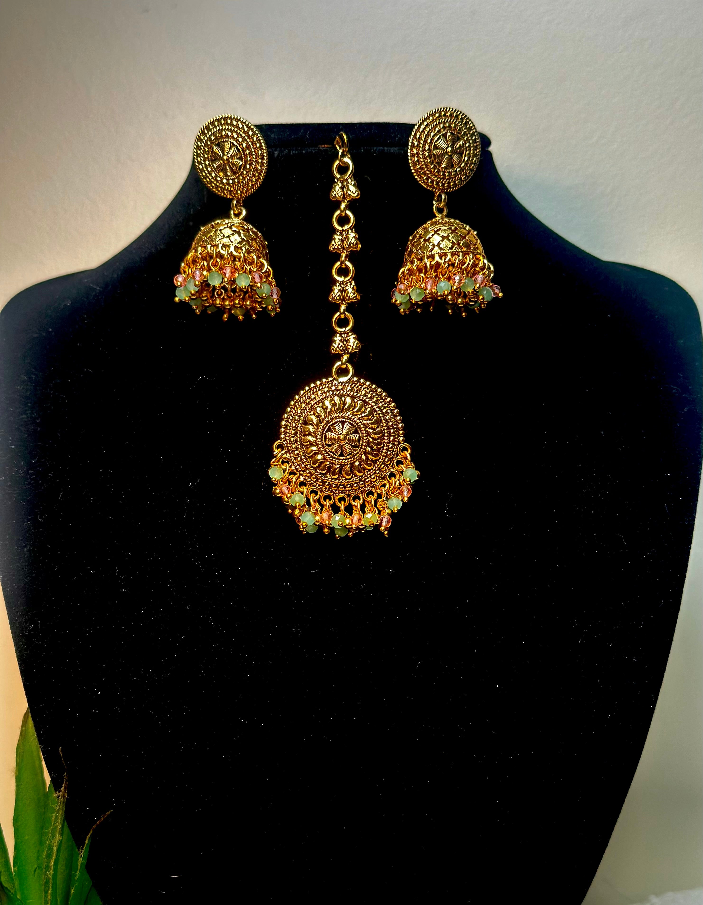 Pastel Bead Heritage Medallion Choker Set