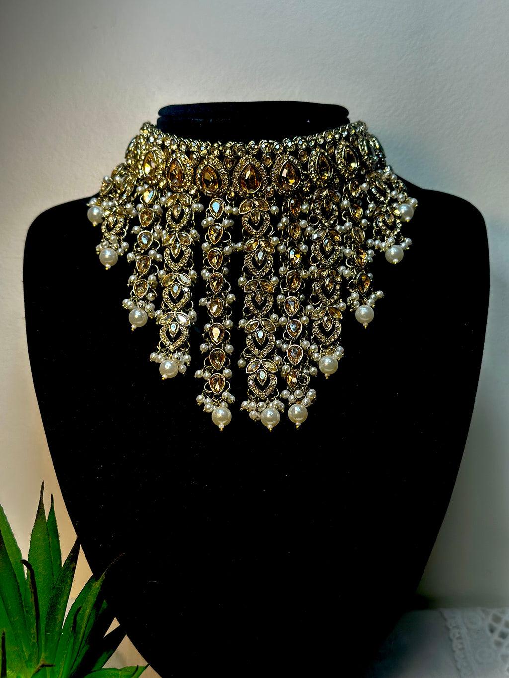 Shahi Navratna-Inspired Multi-Gem Choker Set